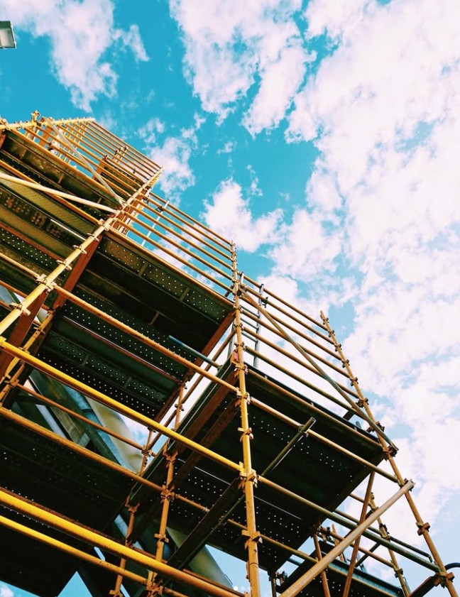 How is a catwalk platform used in construction?