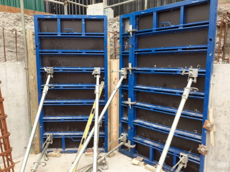 What is a scaffolding jack post used for?