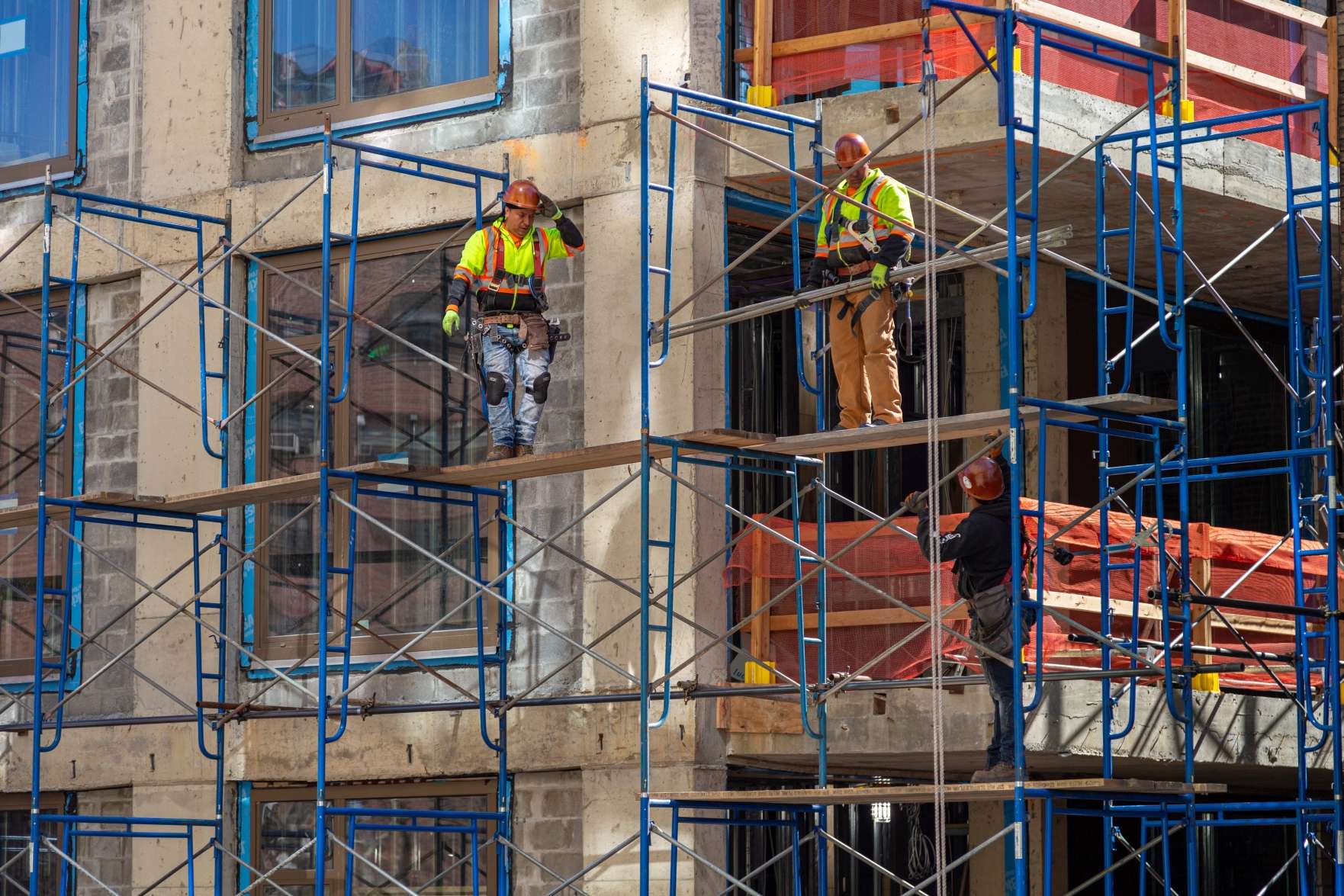 Factors to Consider When Selecting Insulated Scaffolding